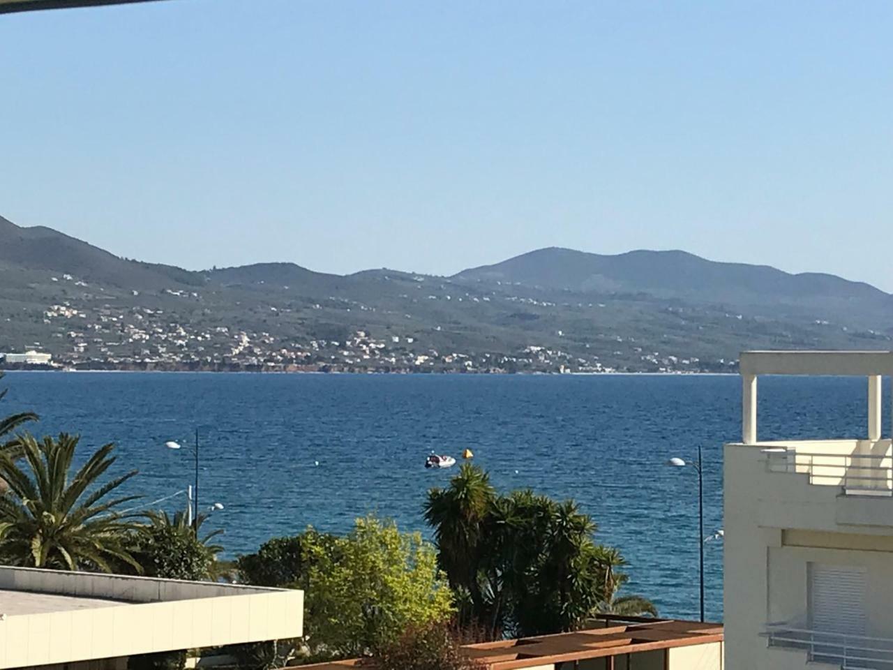 Tg Kalamata Beach Studio With Sea View Terrace Apartamento Exterior foto